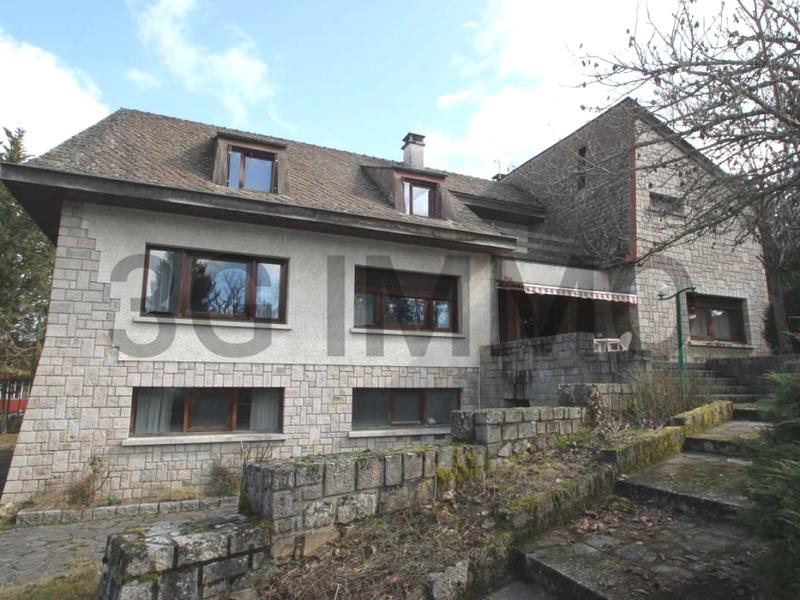 Maison - 272 m² - 11 pièces