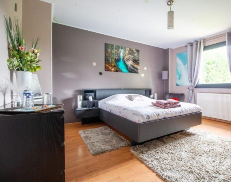 Maison - 250 m² - 7 pièces