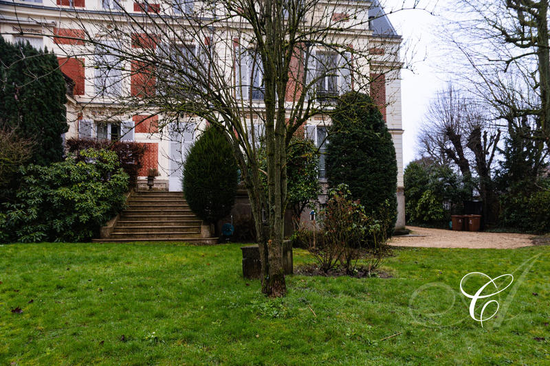 Appartement - 144 m² - 7 pièces