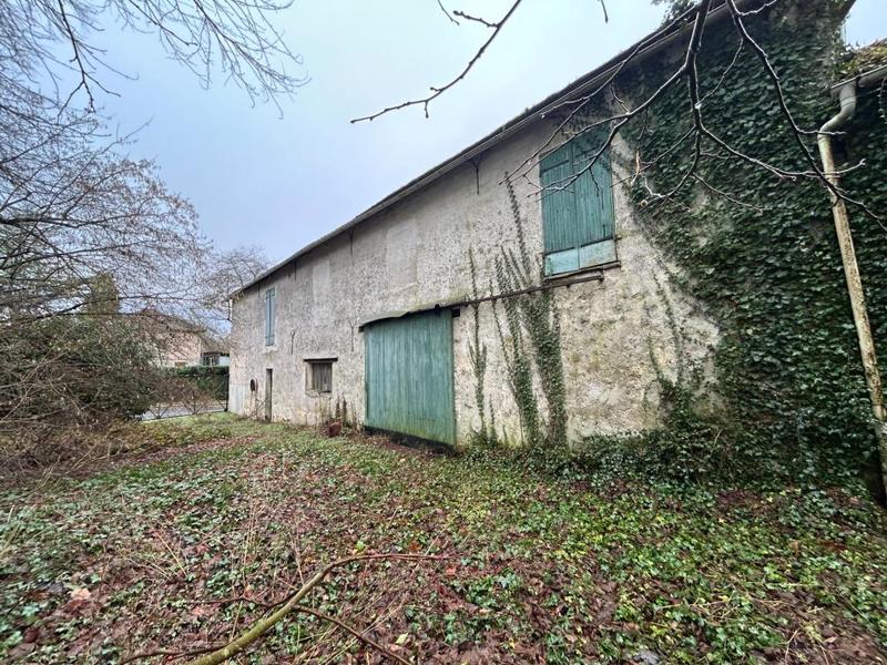 Grange - 200 m² - 1 pièce