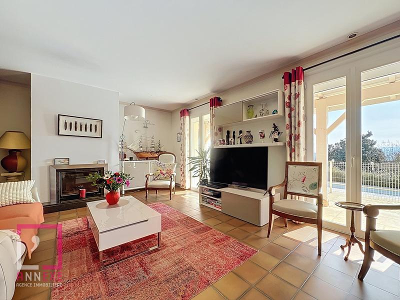 Maison - 217 m² - 7 pièces