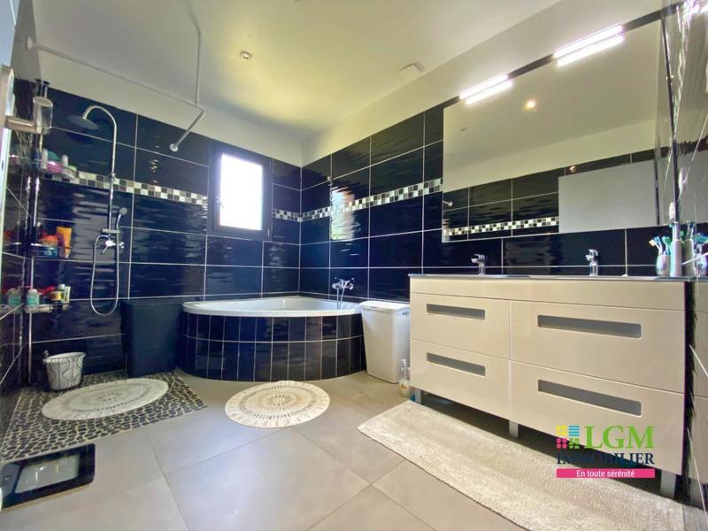 Maison - 159 m² - 6 pièces