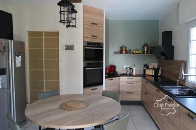 Maison traditionnelle - 167 m² - 6 pièces