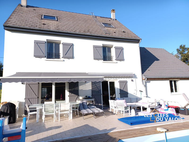 Maison - 150 m² - 8 pièces