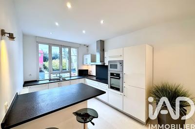 Maison - 160 m² - 9 pièces