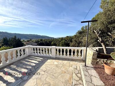 Maison - 91 m² - 5 pièces