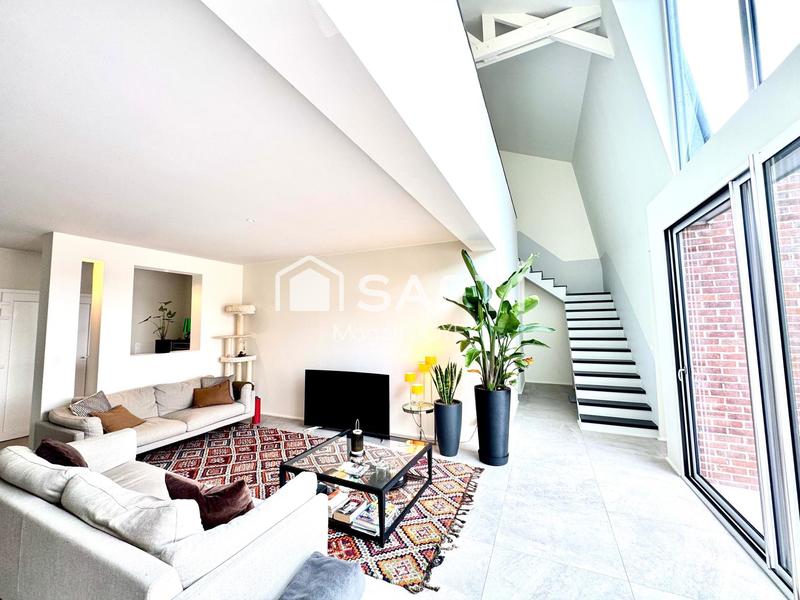 Maison - 235 m² - 7 pièces