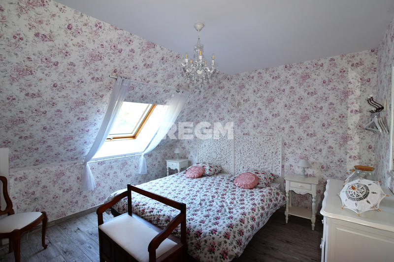 Maison - 295 m² - 11 pièces