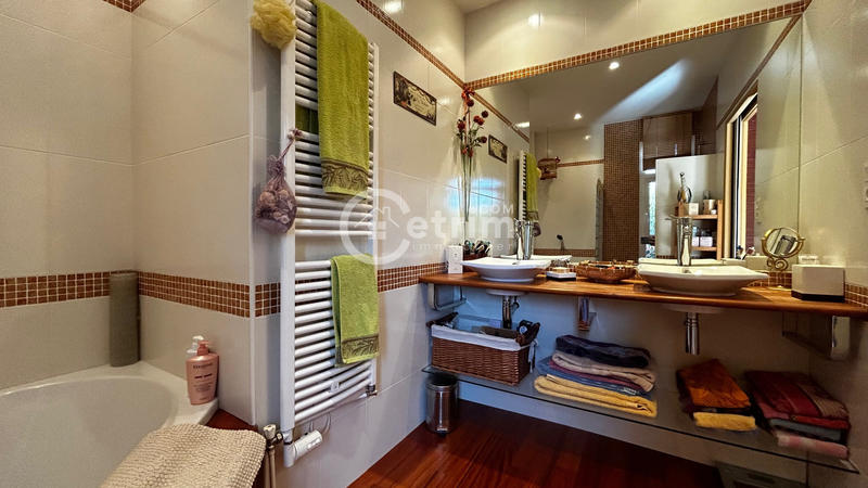 Maison - 145 m² - 4 pièces