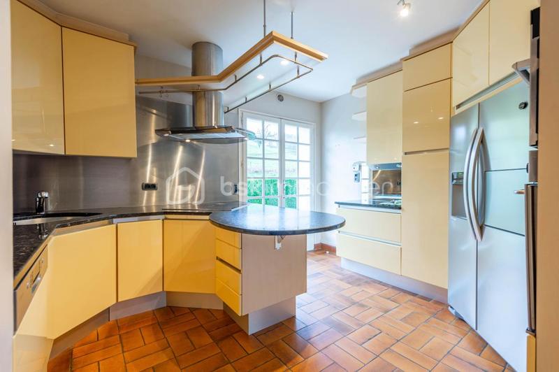 Demeure - 186 m² - 6 pièces