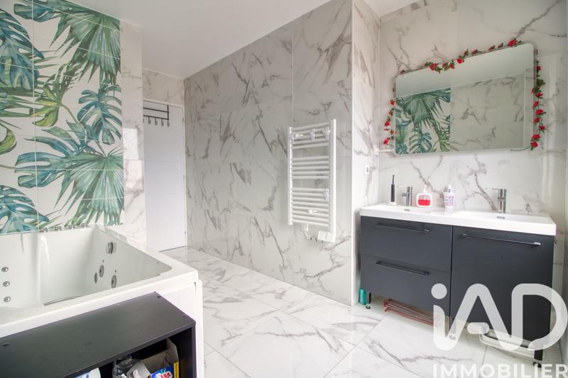 Maison - 96 m² - 5 pièces