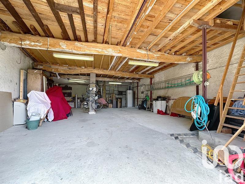 Maison - 157 m² - 9 pièces