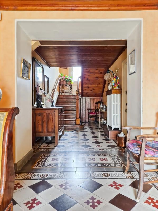 Maison - 226 m² - 9 pièces