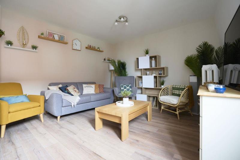 Appartement - 100 m² - 6 pièces