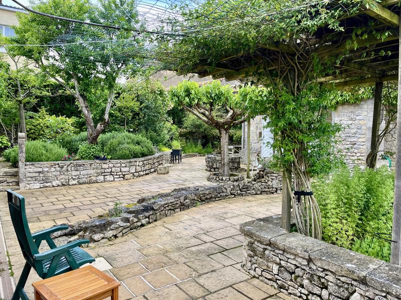 Maison - 209 m² - 9 pièces