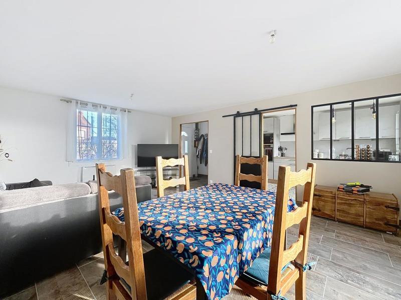 Maison - 90 m² - 4 pièces