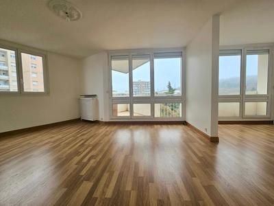 Appartement - 81 m² - 4 pièces