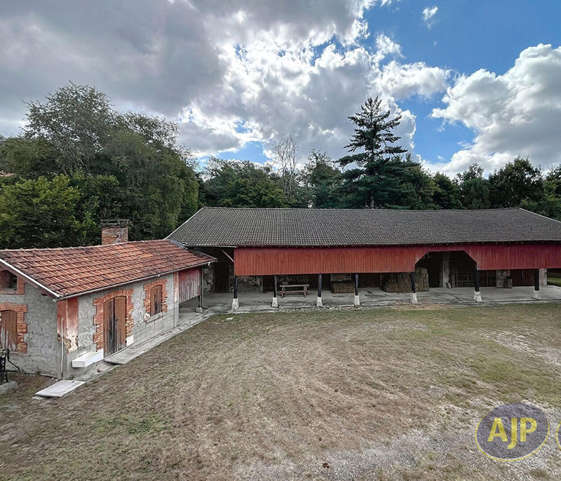 Maison - 220 m² - 10 pièces