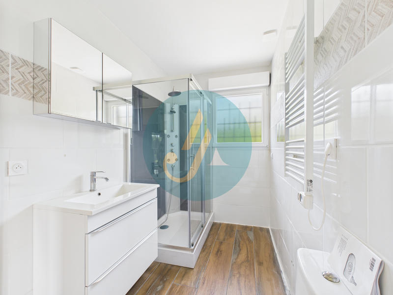 Maison - 83 m² - 5 pièces