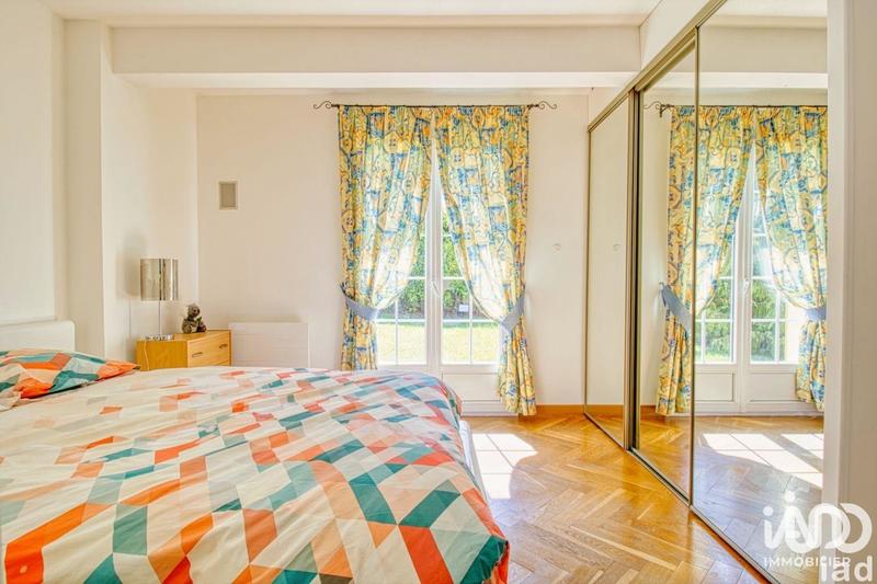 Maison - 185 m² - 8 pièces