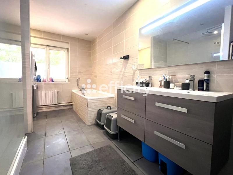 Appartement - 120 m² - 5 pièces