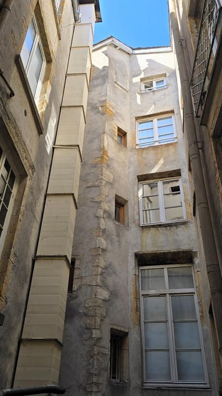 Appartement ancien - 27 m² - 1 pièce