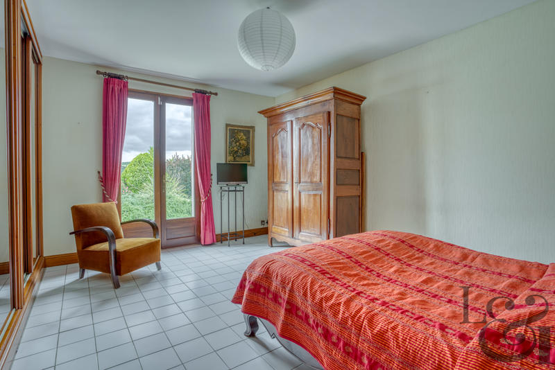 Maison - 225 m² - 5 pièces