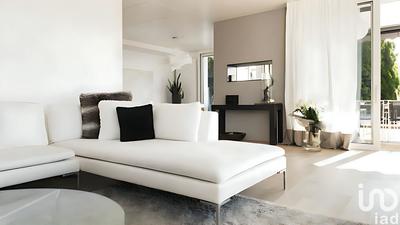 Appartement - 141 m² - 6 pièces