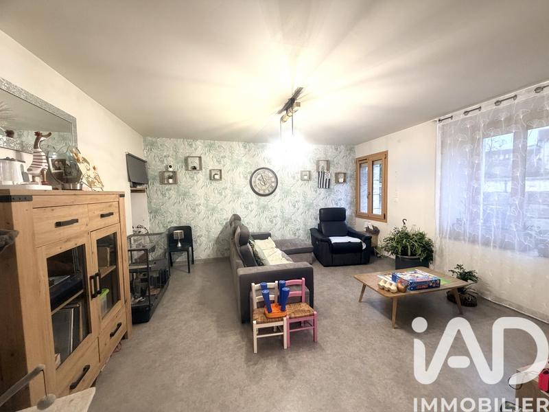 Maison - 225 m² - 8 pièces