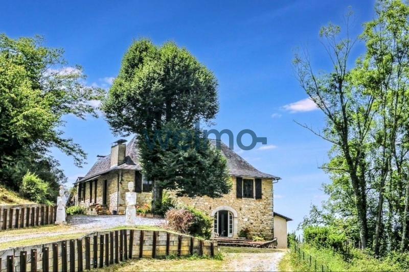 Maison en pierre - 350 m² - 10 pièces