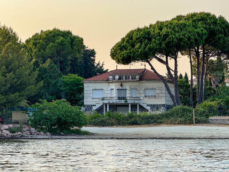 Maison - 210 m² - 6 pièces