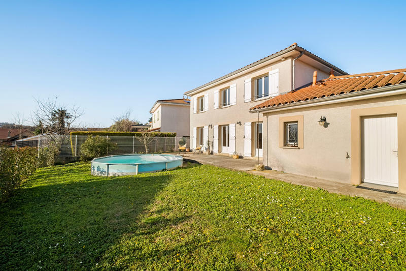 Maison - 122 m² - 6 pièces