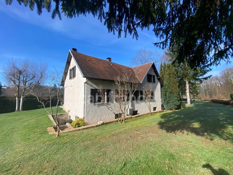 Maison - 185 m² - 9 pièces