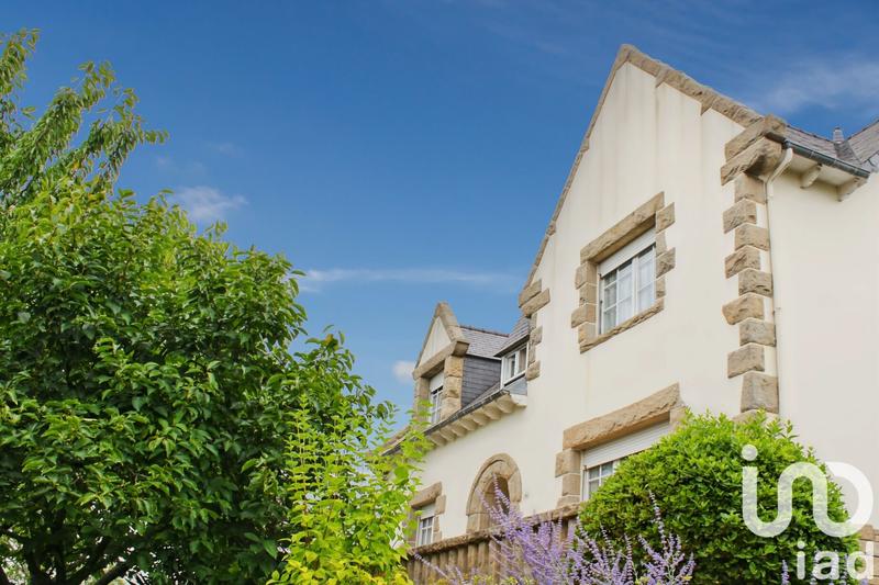 Maison - 200 m² - 8 pièces