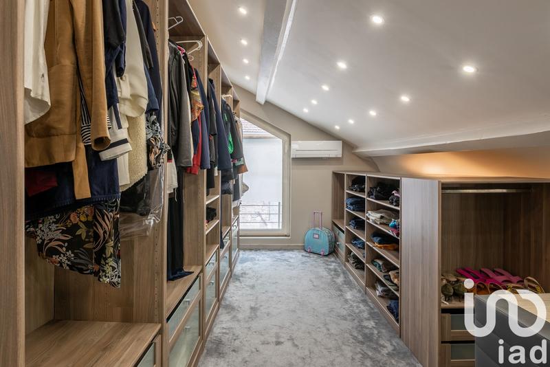 Maison - 249 m² - 6 pièces