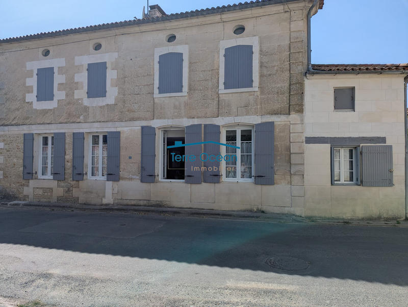 Maison ancienne - 200 m² - 4 pièces