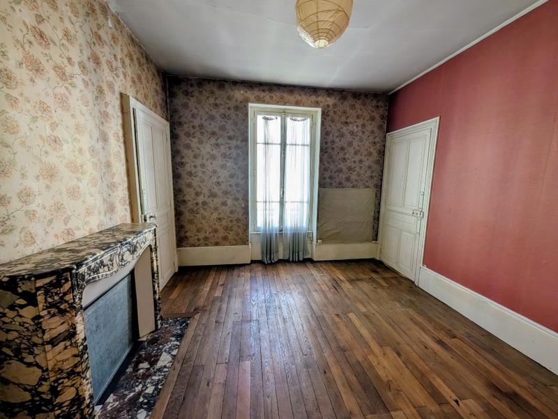 Appartement - 99 m² - 4 pièces