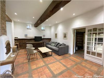 Maison - 242 m² - 8 pièces