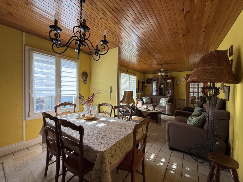 Maison - 85 m² - 5 pièces