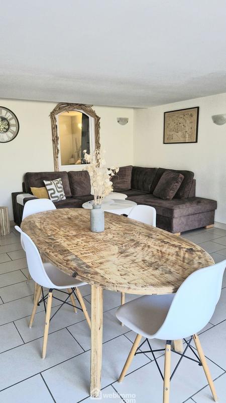 Maison - 250 m² - 11 pièces