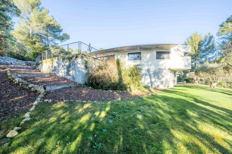 Maison d'architecte - 440 m² - 9 pièces