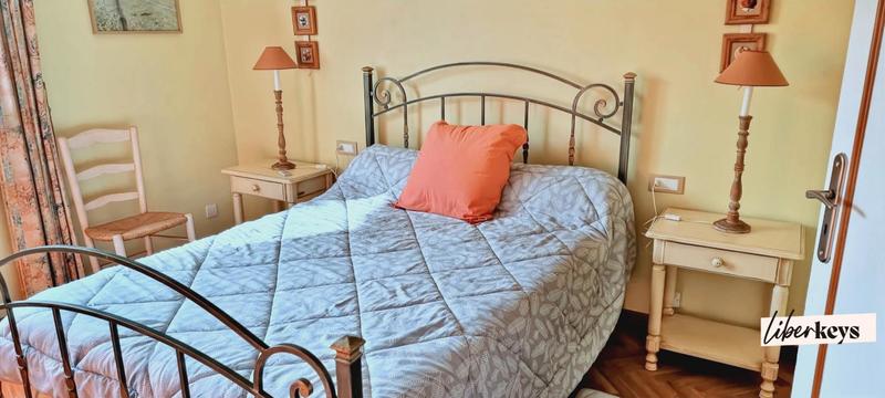 Propriété - 230 m² - 10 pièces