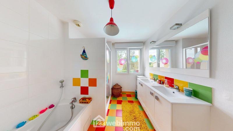 Maison - 169 m² - 7 pièces