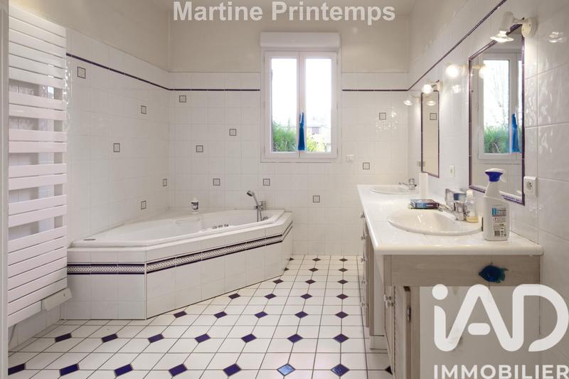 Maison - 198 m² - 7 pièces