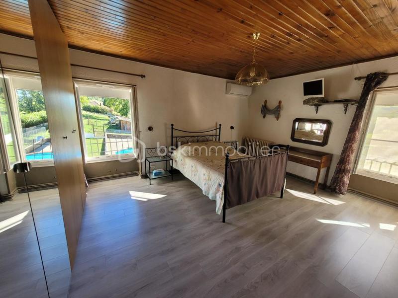 Propriété - 141 m² - 5 pièces