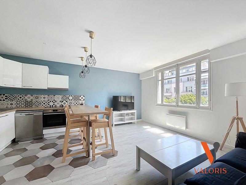 Appartement - 99 m² - 5 pièces