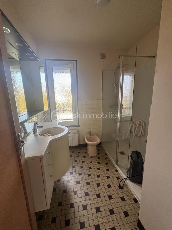 Maison traditionnelle - 75 m² - 4 pièces