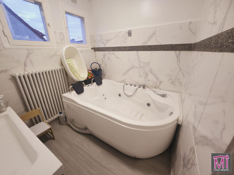 Maison - 94 m² - 5 pièces