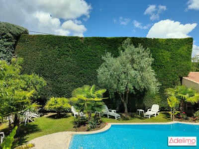 Villa - 266 m² - 8 pièces