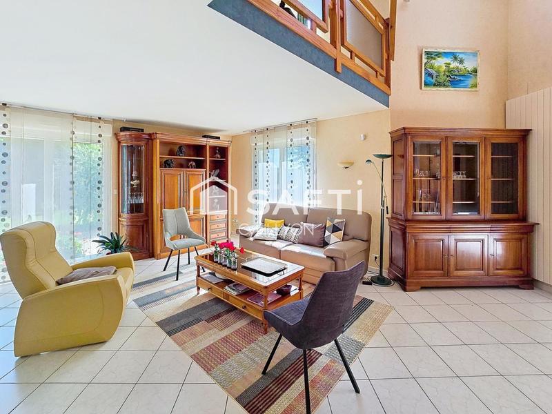 Maison - 208 m² - 7 pièces